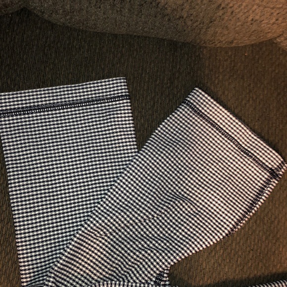 Lululemon Crops - Picture 2 of 4